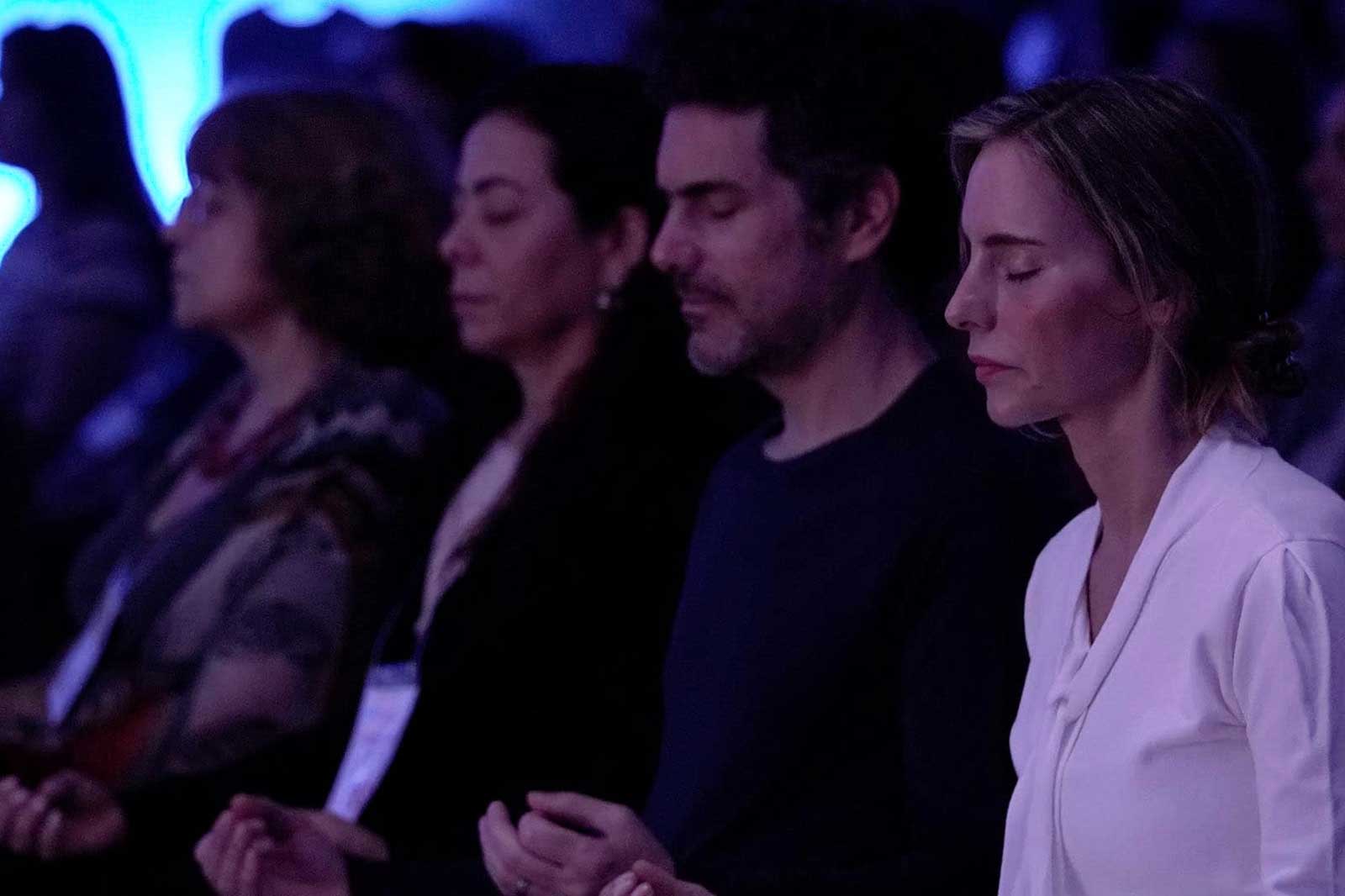 エーカムのMANIFEST 2:無意識を浄化する神秘的なプロセス